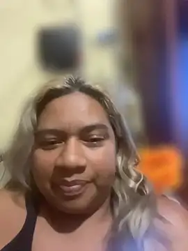 Snapshot of DanielitaWM chatting on April 14, 2026, 5:02 am DanielitaWM online show from April 14, 2026, 5:02 am