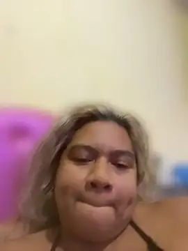 Snapshot of DanielitaWM chatting on April 16, 2026, 5:19 am DanielitaWM online show from April 16, 2026, 5:19 am