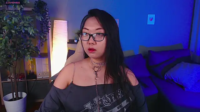 Marine Vact online show from March 22, 2025, 5:31 pm