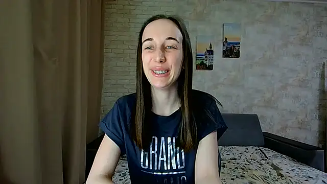 Snapshot of Anika_bloom chatting on May 5, 2026, 12:18 am Anika bloom online show from May 5, 2026, 12:18 am