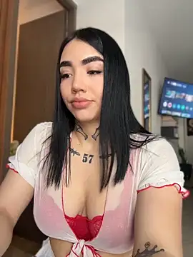 Snapshot of Nickiiiii chatting on May 31, 2026, 8:10 pm Nickiiiii online show from May 31, 2026, 8:10 pm