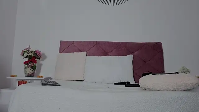 EMILY ROUSSE71 online show from February 6, 2026, 11:19 pm