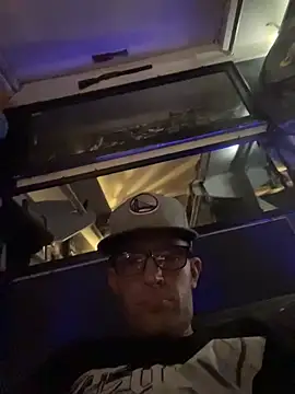 DirkD916 online show from October 12, 2025, 10:42 pm