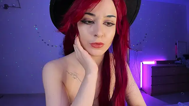 Snapshot of mollyposhh chatting on January 1, 2025, 7:09 am mollyposhh online show from January 1, 2025, 7:09 am