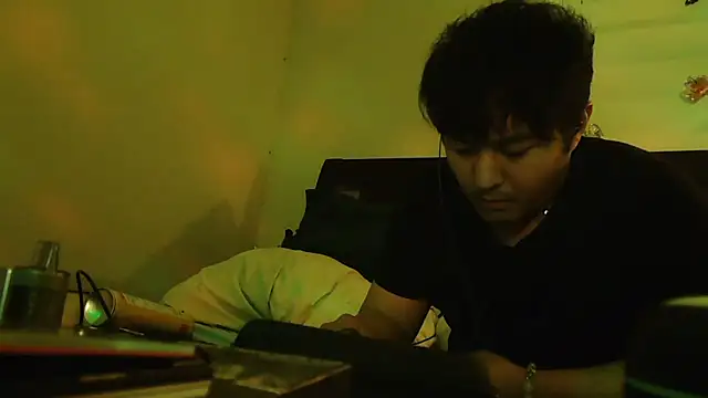 cloudyspun online show from November 22, 2025, 10:36 am