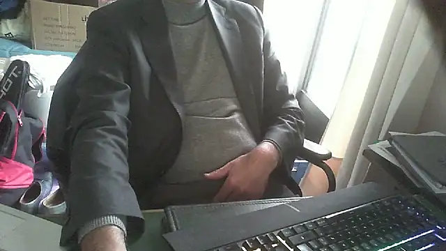 shyfrenchcock1 online show from February 5, 2026, 1:16 pm