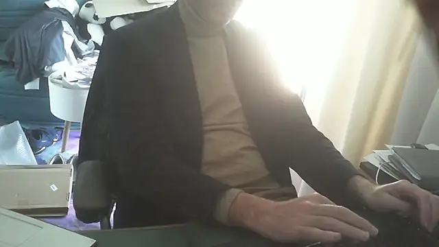 shyfrenchcock1 online show from March 19, 2026, 1:26 pm