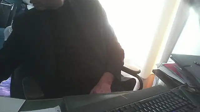 shyfrenchcock1 online show from March 27, 2026, 10:26 am