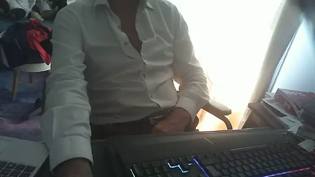 shyfrenchcock1 online show from June 12, 2026, 9:08 am
