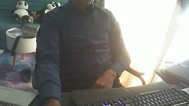 shyfrenchcock1 online show from June 29, 2026, 8:31 am