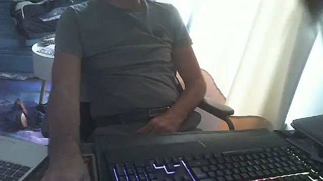 shyfrenchcock1 online show from August 4, 2026, 9:23 am