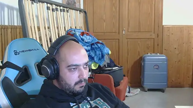 chicomallorca96 online show from March 8, 2026, 4:33 pm