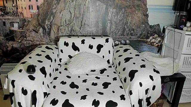 andradahot15 online show from December 5, 2024, 2:55 pm