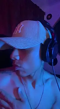 SkinnyHot444 online show from January 16, 2025, 2:51 pm