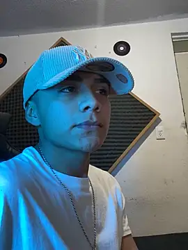 SkinnyHot444 online show from February 2, 2025, 1:55 am