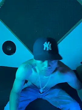 SkinnyHot444 online show from February 18, 2025, 4:16 pm