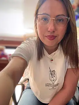 VIOLETA-25  online show from November 25, 2025, 3:23 pm