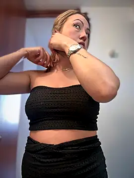 VIOLETA-25  online show from December 4, 2025, 2:04 pm