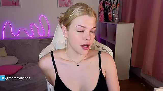 Maya Rave online show from February 14, 2026, 3:47 am