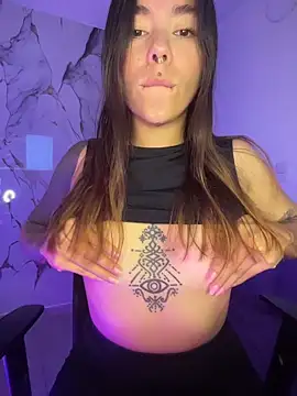 luccianagreyy online show from April 2, 2026, 12:14 pm