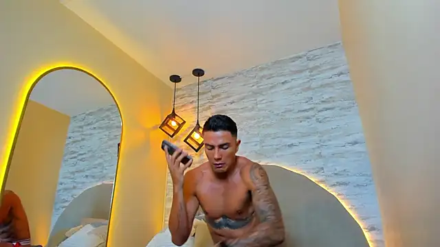 Aron Bolt online show from November 23, 2025, 12:43 am