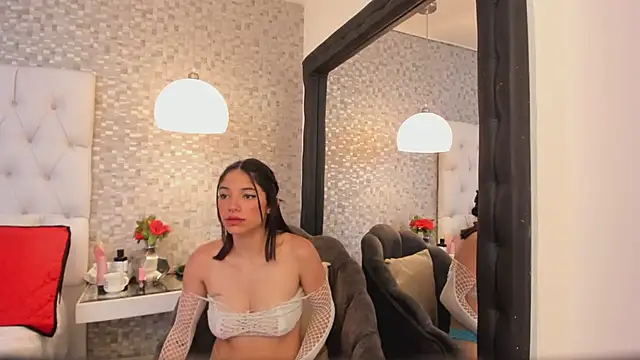 HazelMoret online show from January 7, 2025, 1:35 pm