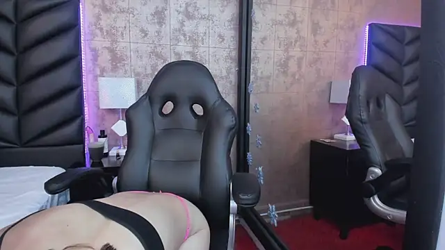 HazelMoret online show from January 15, 2025, 5:26 pm