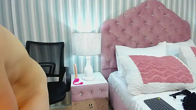 HazelMoret online show from February 26, 2025, 2:57 pm