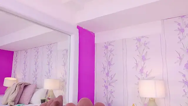 HazelMoret online show from October 3, 2025, 11:51 am