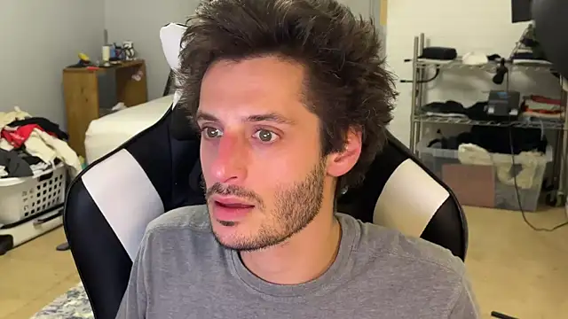 Snapshot of Dylansd chatting on December 27, 2024, 4:04 am Dylansd online show from December 27, 2024, 4:04 am