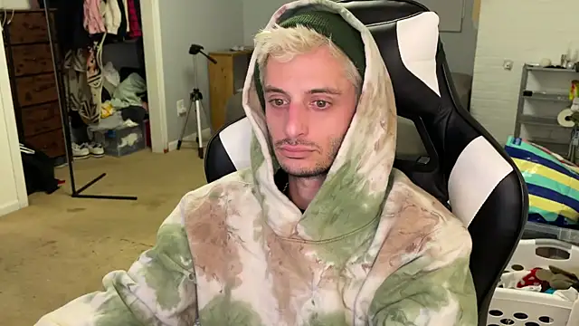 Snapshot of Dylansd chatting on January 5, 2025, 10:29 pm Dylansd online show from January 5, 2025, 10:29 pm