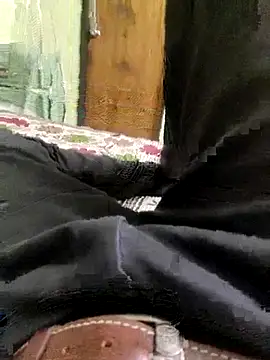 themostnaughtiestguyy online show from April 15, 2026, 6:53 am