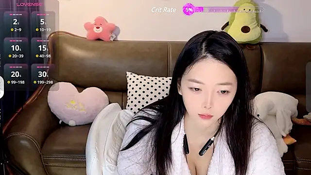 Yilin1999 online show from December 13, 2024, 5:21 pm