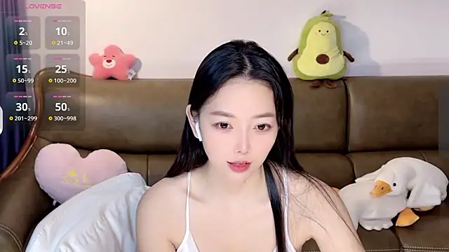 Yilin1999 online show from December 24, 2024, 2:43 am
