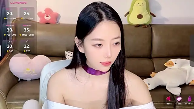 Yilin1999 online show from February 16, 2025, 6:43 pm