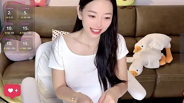 Yilin1999 online show from March 12, 2025, 3:35 am