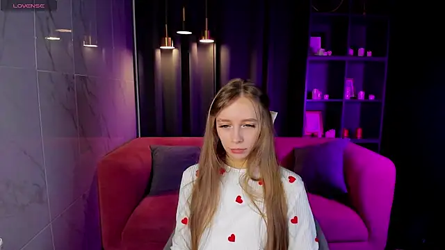 OliviaGentle online show from December 3, 2024, 7:00 pm