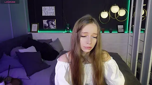 OliviaGentle online show from February 7, 2025, 10:52 pm