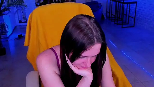 LisaElfy online show from January 14, 2025, 7:00 pm