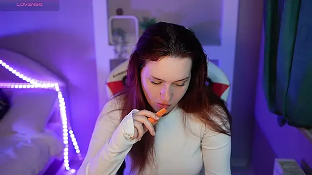 LisaElfy online show from February 13, 2026, 2:46 pm