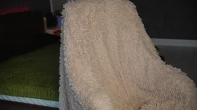 LisaElfy online show from March 15, 2026, 2:45 pm