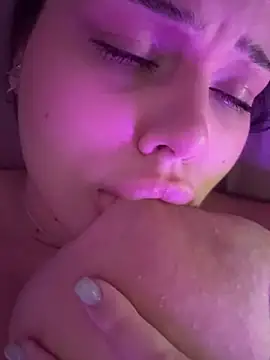 31MoonLight13 online show from September 13, 2025, 5:57 pm