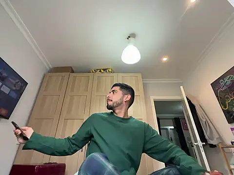 Snapshot of Chicos_defiesta chatting on January 10, 2025, 9:02 am Chicos defiesta online show from January 10, 2025, 9:02 am