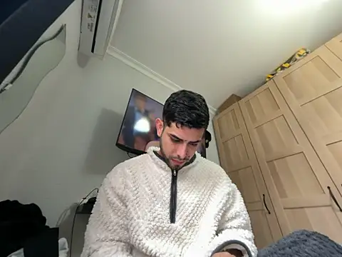 Snapshot of Chicos_defiesta chatting on January 22, 2025, 9:13 am Chicos defiesta online show from January 22, 2025, 9:13 am