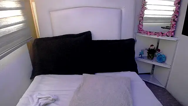 Snapshot of palmer_mIix chatting on December 11, 2024, 2:00 pm palmer mIix online show from December 11, 2024, 2:00 pm