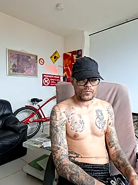 mileflav0r online show from April 30, 2026, 9:37 am
