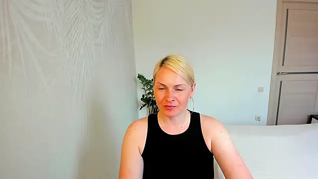 Alicee Gracee online show from May 13, 2026, 9:50 am