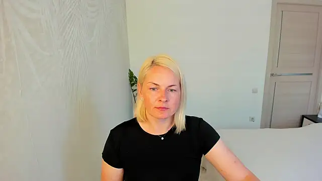 Snapshot of Alicee_Gracee chatting on June 10, 2026, 8:57 am Alicee Gracee online show from June 10, 2026, 8:57 am