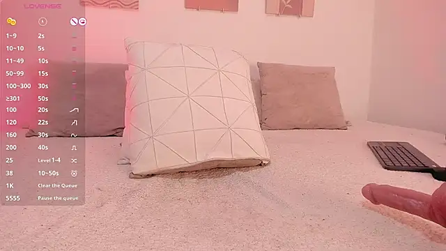 Snapshot of Mia_Heartt chatting on February 14, 2025, 11:09 pm Mia Heartt online show from February 14, 2025, 11:09 pm