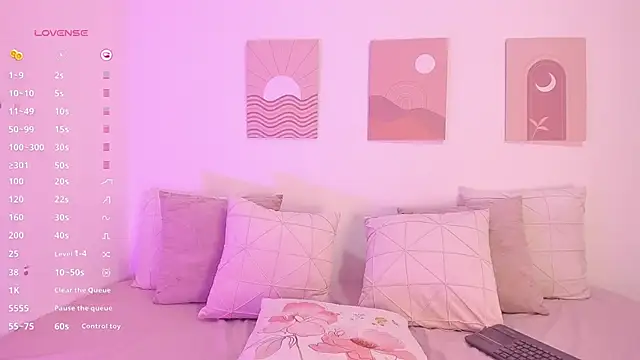 Snapshot of Mia_Heartt chatting on March 15, 2025, 7:05 pm Mia Heartt online show from March 15, 2025, 7:05 pm